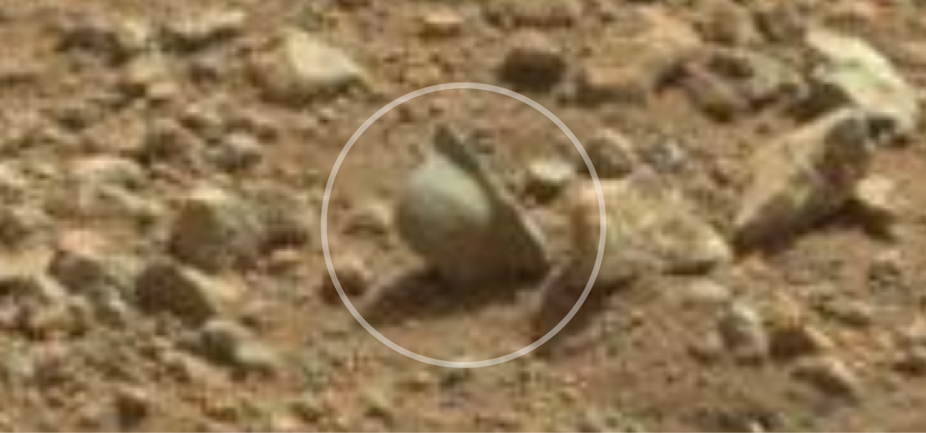 aliens war helmet on Mars